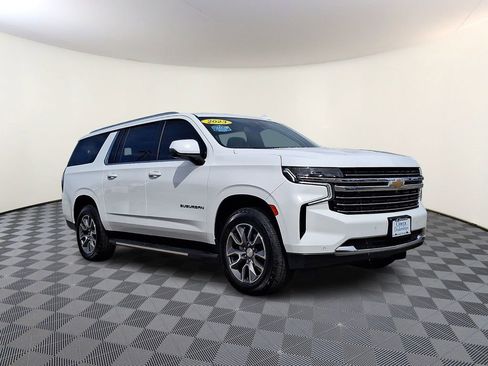 Used 2023 Chevrolet Suburban LT w/ Luxury Package AWD/4WD image 1