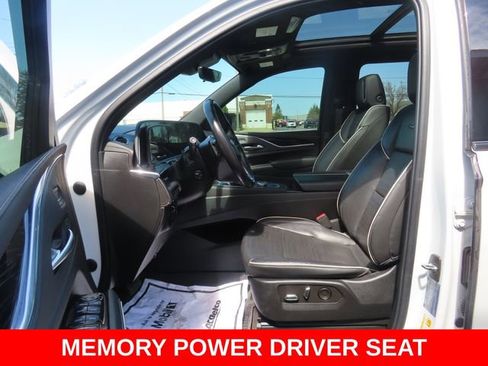 Used 2022 Cadillac Escalade ESV Sport w/ Touring Package AWD/4WD image 19