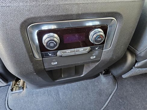 Certified 2021 GMC Yukon SLT w/ SLT Premium Package image 9