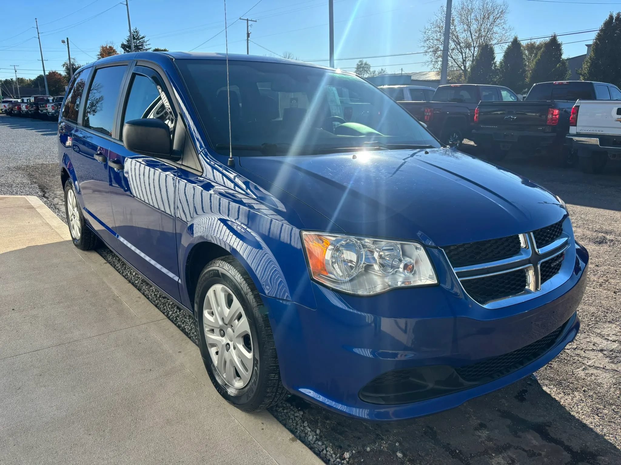 Used 2019 Dodge Grand Caravan SE FWD image 10