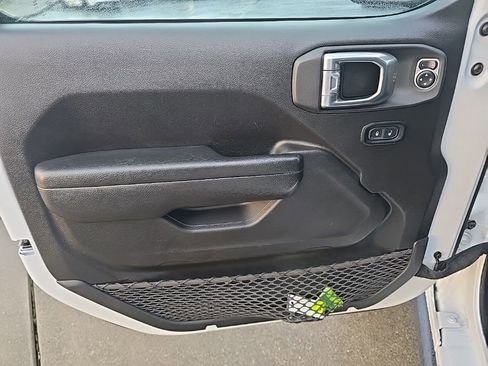 Used 2024 Jeep Wrangler Unlimited Rubicon image 21