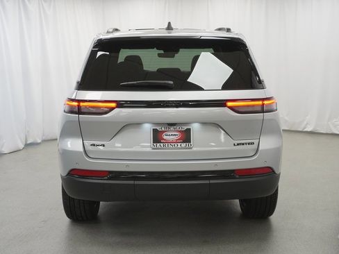 New 2025 Jeep Grand Cherokee Limited w/ Black Appearance Package image 10