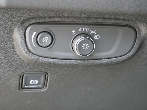 Used 2022 GMC Terrain SLE w/ Driver Convenience Package AWD/4WD image 37