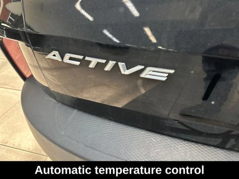 Used 2023 Ford Escape Active AWD/4WD image 6