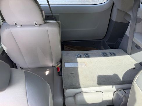 Used 2011 Toyota Sienna Limited w/ Premium Pkg FWD image 11