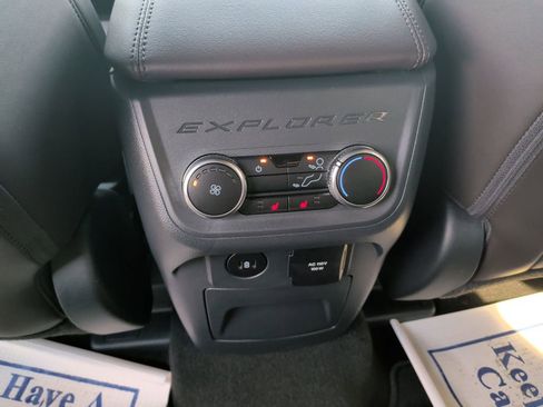Certified 2025 Ford Explorer Platinum w/ Ultimate Package AWD/4WD image 18