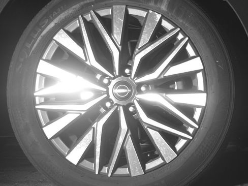 Used 2025 Nissan Altima 2.5 SV image 13