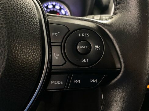 Used 2020 Toyota RAV4 XLE Premium image 20