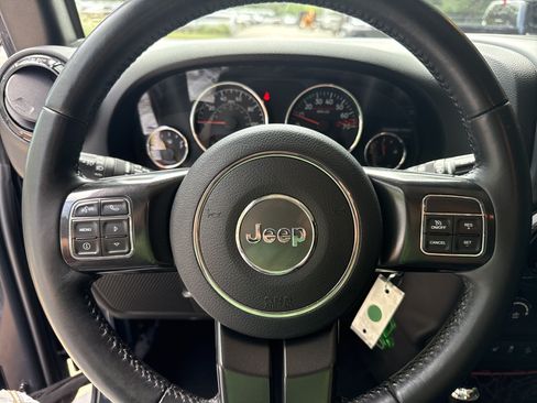Used 2017 Jeep Wrangler Unlimited Rubicon AWD/4WD image 24