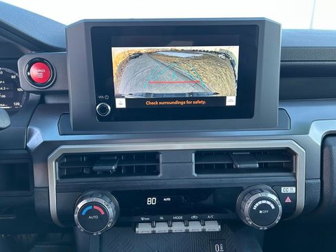 Used 2025 Toyota Tacoma TRD Off-Road image 17