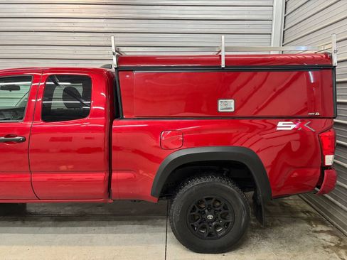 Used 2021 Toyota Tacoma SR w/ SX Package AWD/4WD image 5