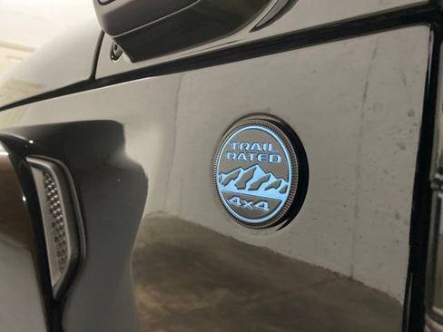 Used 2022 Jeep Wrangler Unlimited Sahara AWD/4WD image 94