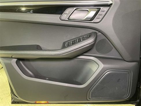 Used 2024 Porsche Macan image 38
