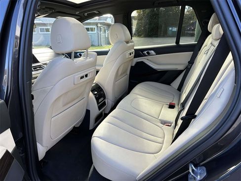 Used 2021 BMW X5 xDrive40i w/ Convenience Package image 15