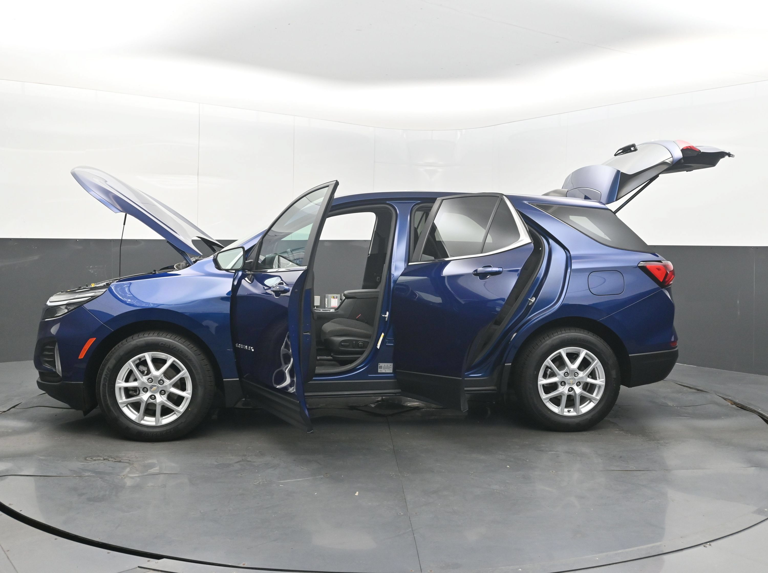 Used 2023 Chevrolet Equinox LT FWD image 42