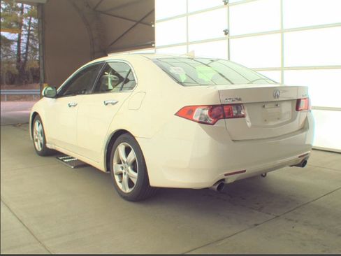 Used 2009 Acura TSX 5-Speed AT with Tech Package image 3