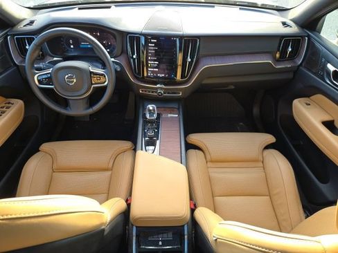 Used 2023 Volvo XC60 B6 Ultimate AWD/4WD image 11