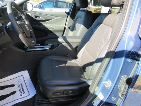 New 2026 Buick Envista Sport Touring w/ Convenience I Package FWD image 13