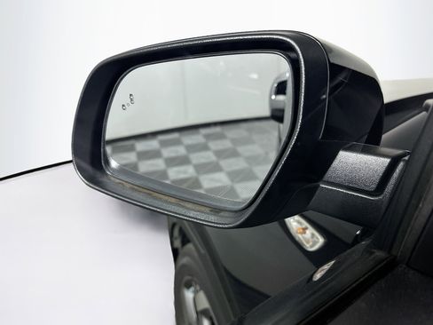 Used 2022 Hyundai Venue SEL w/ Cargo Package image 16