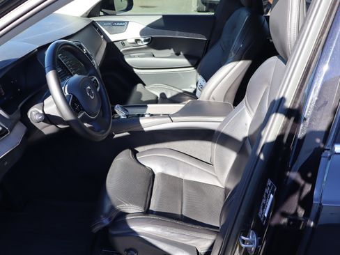 Used 2023 Volvo XC90 B6 Ultimate w/ Protection Package Premier image 16