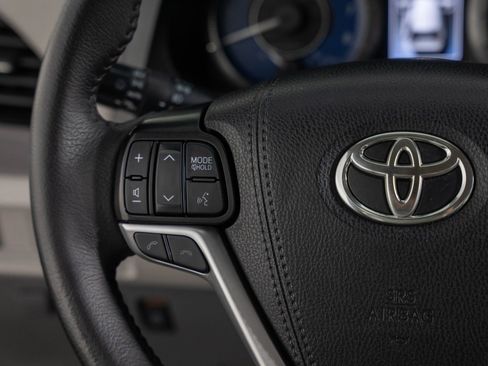 Used 2019 Toyota Sienna XLE FWD image 34