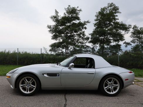 Used 2001 BMW Z8 RWD image 4