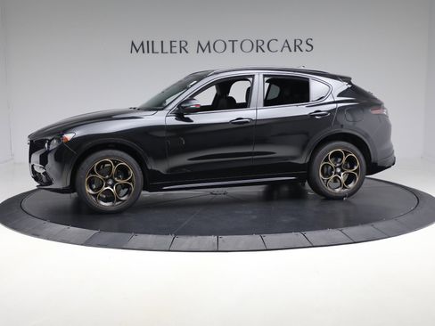 New 2025 Alfa Romeo Stelvio Sprint image 2