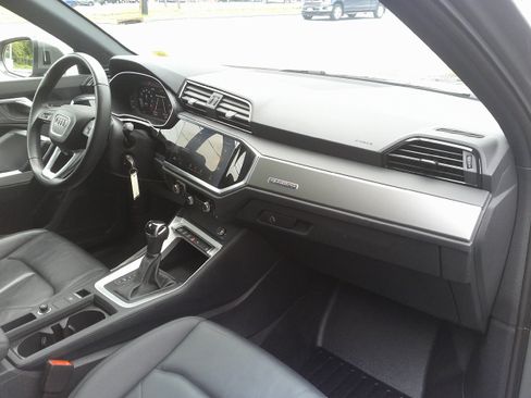 Used 2025 Audi Q3 2.0T Premium AWD/4WD image 27