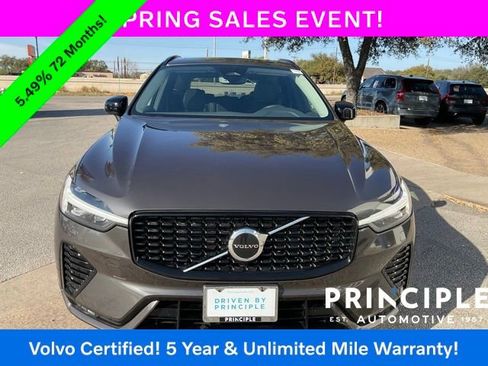 Certified 2025 Volvo XC60 B5 Core image 3