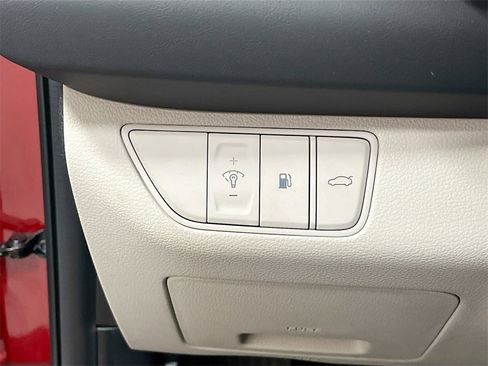 Used 2023 Genesis G70 2.0T image 10