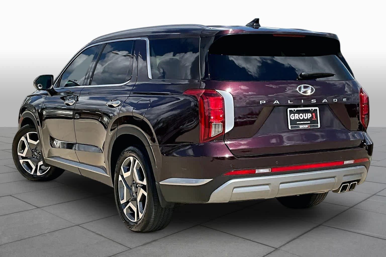 Used 2024 Hyundai Palisade SEL w/ Premium Package FWD image 11