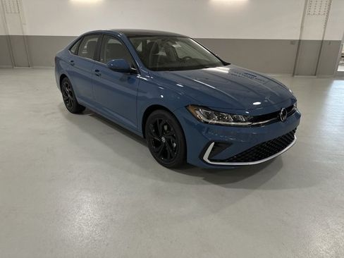 New 2026 Volkswagen Jetta SE FWD image 4