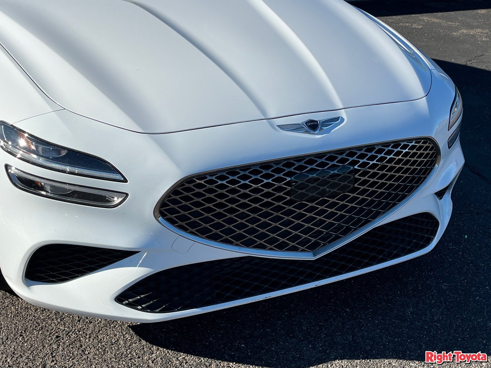Used 2022 Genesis G70 2.0T RWD image 7