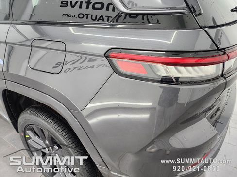 New 2026 Jeep Grand Cherokee Limited image 34