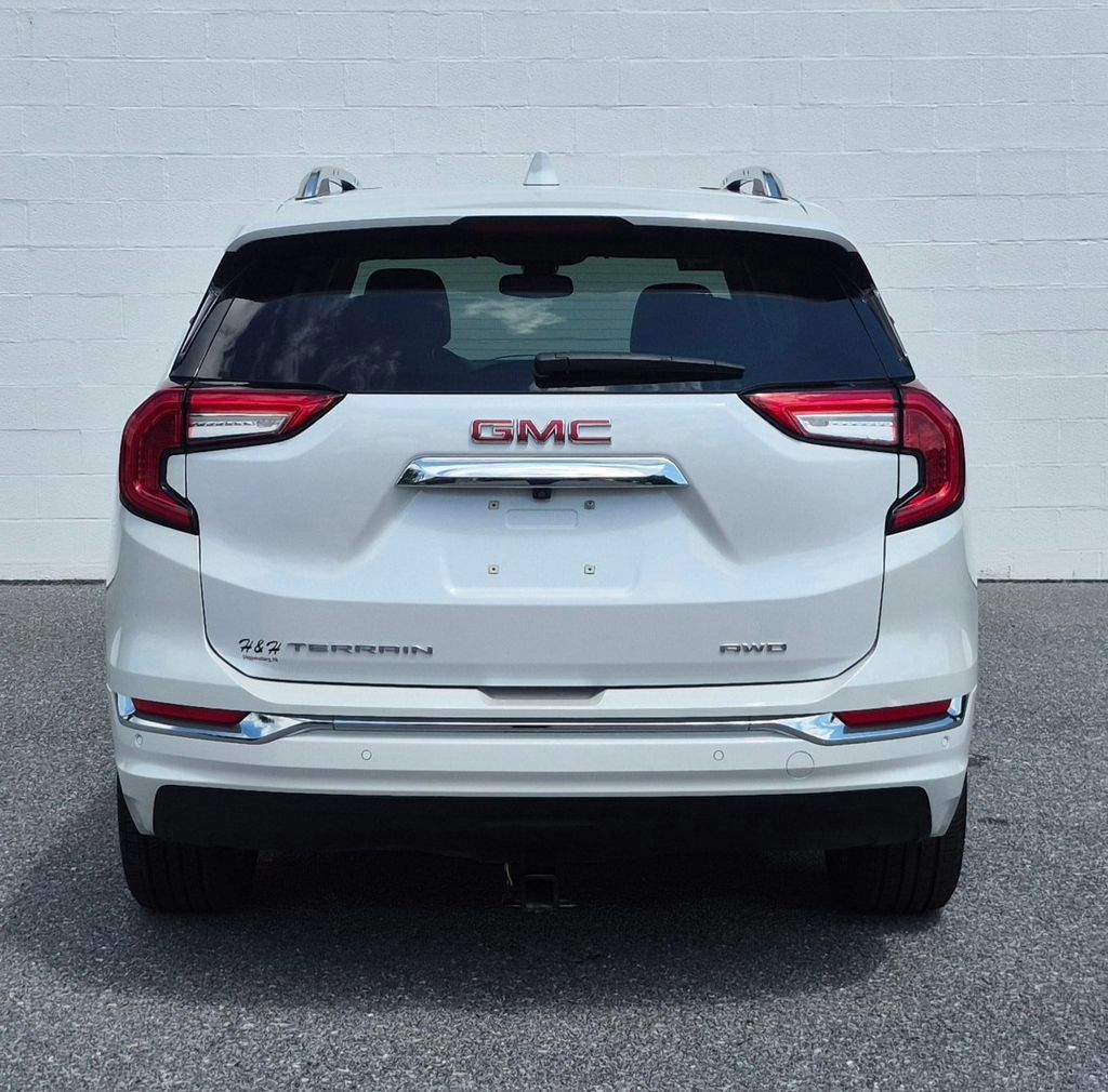 Used 2024 GMC Terrain Denali w/ Denali Premium Package AWD/4WD image 31
