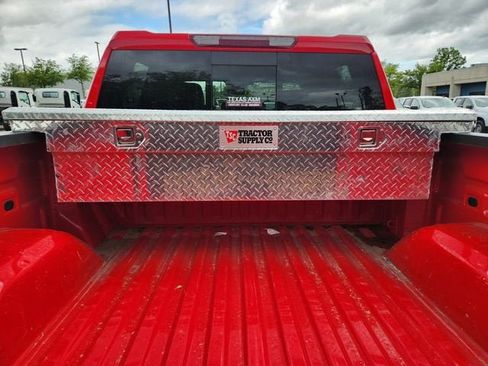 Used 2023 Chevrolet Silverado 1500 LT w/ Leather Package image 7