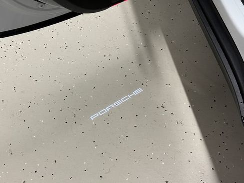 Certified 2026 Porsche Macan AWD/4WD image 11