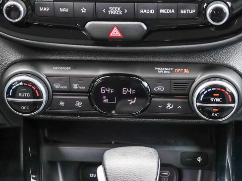 Used 2023 Kia Soul S FWD image 16