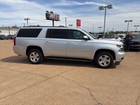 Used 2016 Chevrolet Suburban LS image 5