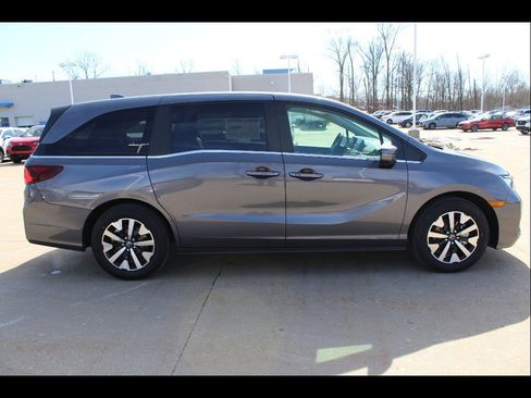 New 2026 Honda Odyssey EX-L image 3