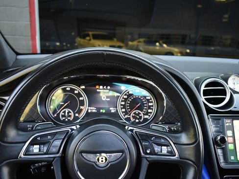Used 2020 Bentley Bentayga Design Series image 31