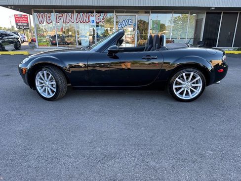 Used 2006 MAZDA MX-5 Miata Sport image 2