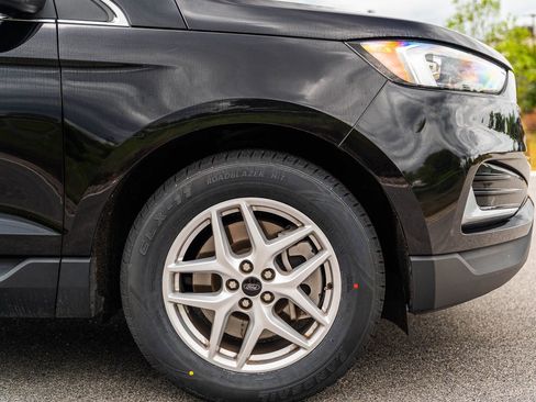 Used 2024 Ford Edge SEL AWD/4WD image 9