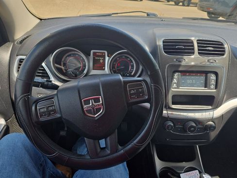 Used 2017 Dodge Journey SE w/ Flexible Seating Group FWD image 8