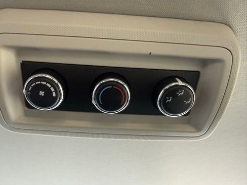 Used 2018 Dodge Grand Caravan SE w/ UConnect Hands-Free Group FWD image 48