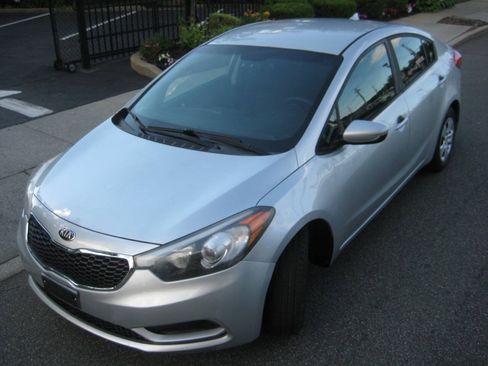 Used 2014 Kia Forte LX FWD image 25