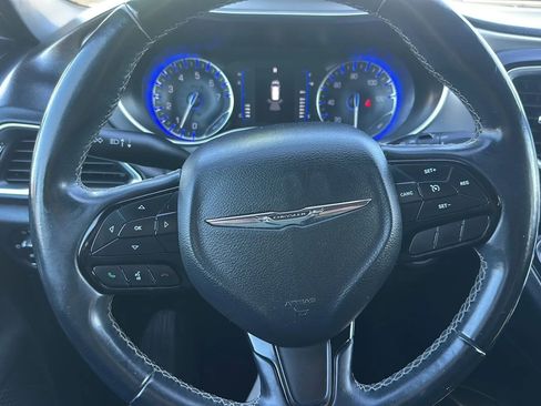 Used 2018 Chrysler Pacifica Touring Plus w/ S Appearance Package image 17