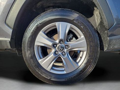 Used 2025 Toyota RAV4 LE AWD/4WD image 9