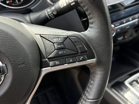 Used 2020 Nissan Rogue SV AWD/4WD image 17