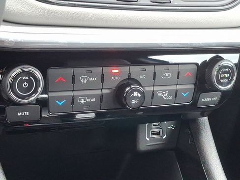 New 2025 Jeep Compass Limited w/ Elite Group image 10